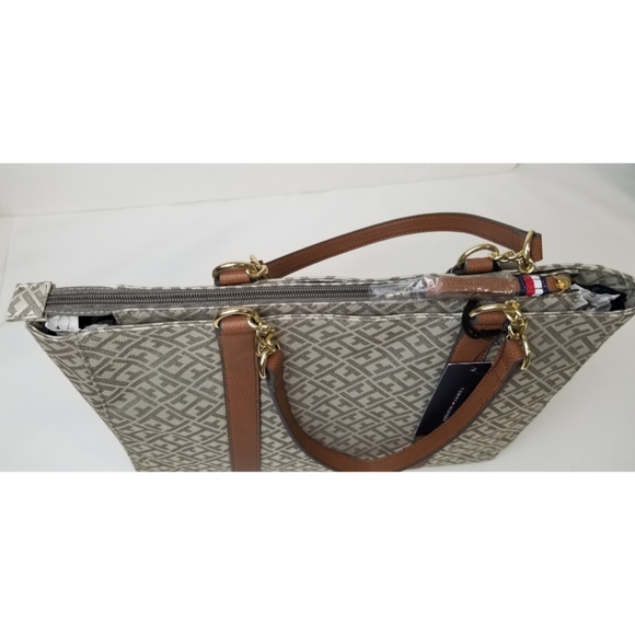 Tommy Hilfiger Signature Jacquard Tote Bag,  NWT - Picture 5 of 10